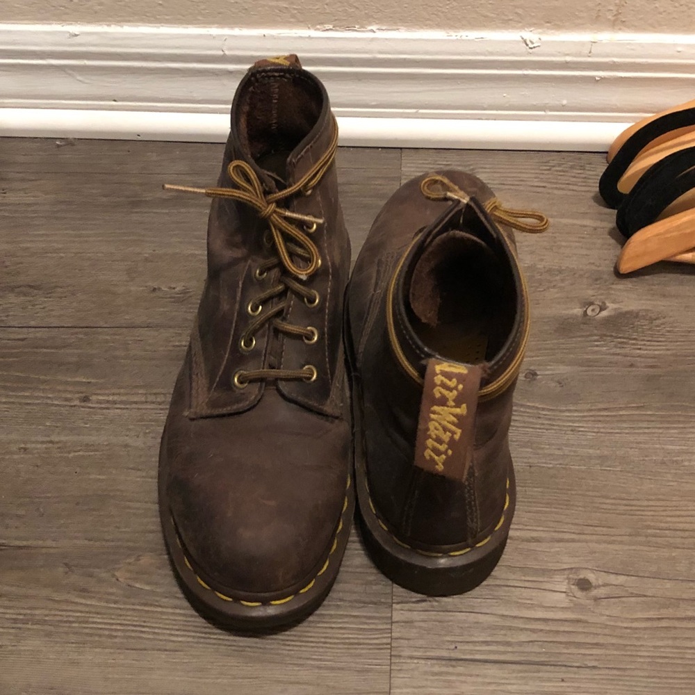 Broken in 6 eyelet docs